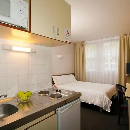 Appart'city Classic Ouest Apartmanhotel 2*
